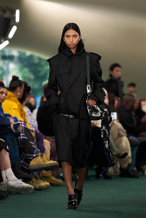 burberry spring 2024 collection.